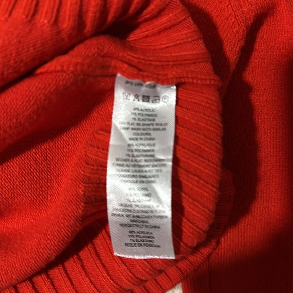 French Connection Sweater size small - Picture 9 of 10